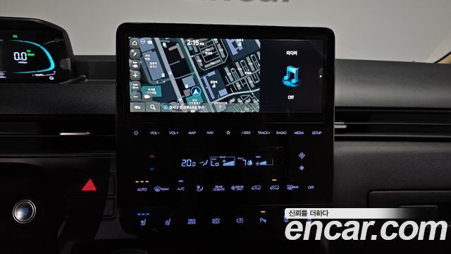 Hyundai Staria 2025 — photo 20
