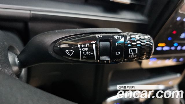 Hyundai Staria 2025 — photo 25