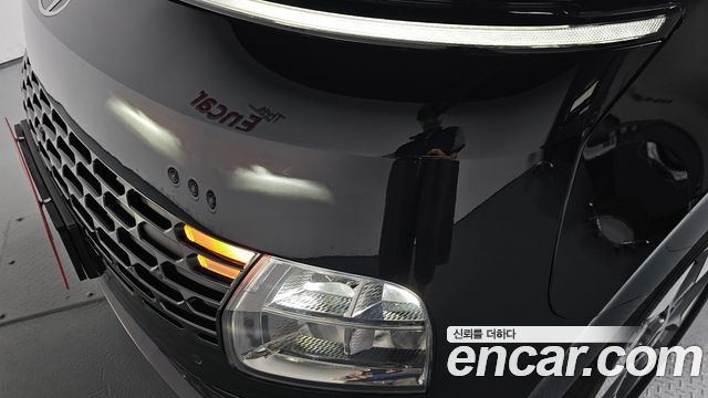 Hyundai Staria 2025 — photo 8