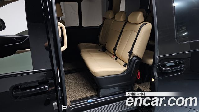 Hyundai Staria 2025 — photo 16