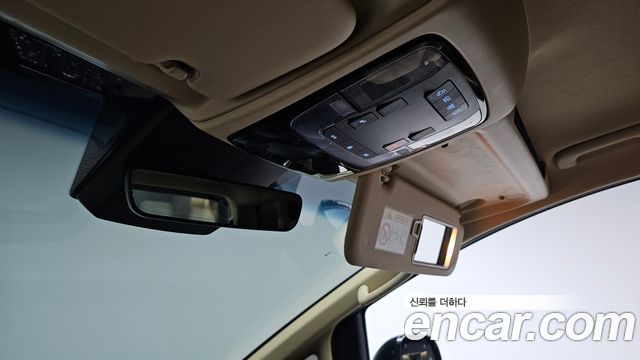 Hyundai Staria 2025 — photo 31