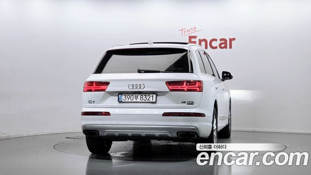 Audi Q7 2019 — photo 4