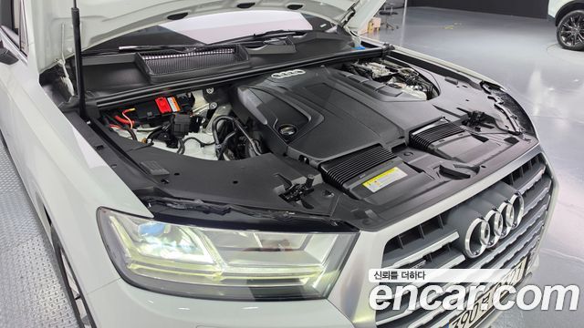 Audi Q7 2019 — photo 6