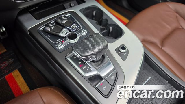 Audi Q7 2019 — photo 12