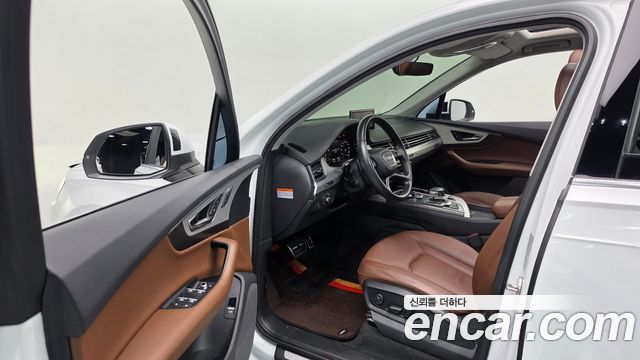 Audi Q7 2019 — photo 13