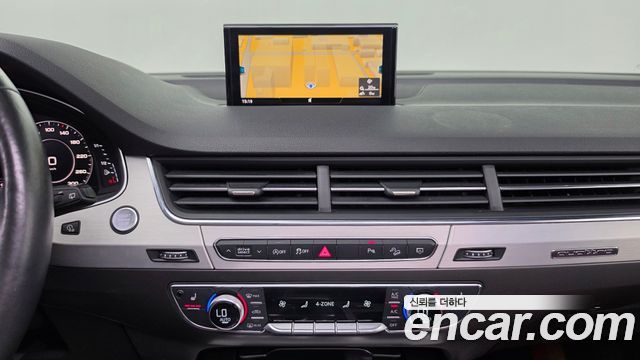 Audi Q7 2019 — photo 18