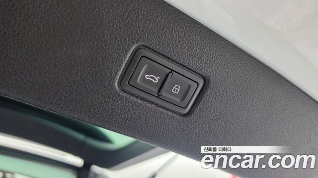 Audi Q7 2019 — photo 22