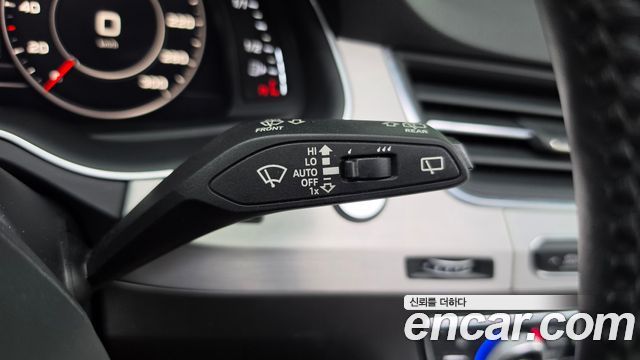 Audi Q7 2019 — photo 25
