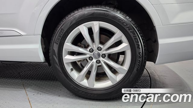 Audi Q7 2019 — photo 7