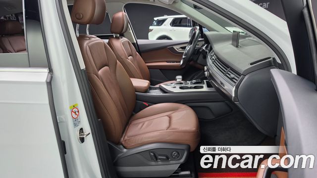 Audi Q7 2019 — photo 16