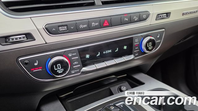 Audi Q7 2019 — photo 31