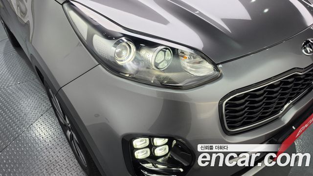 Kia Sportage 2018 — photo 8