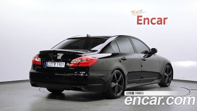 Hyundai Genesis 2009 — photo 2