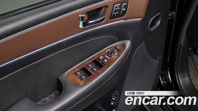 Hyundai Genesis 2009 — photo 16