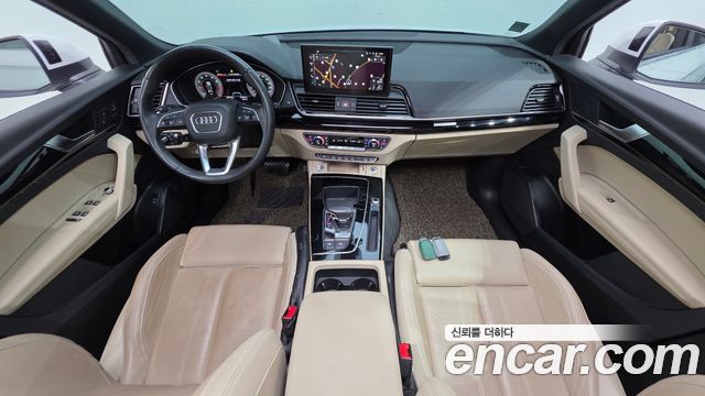 Audi Q5 2021 — photo 10