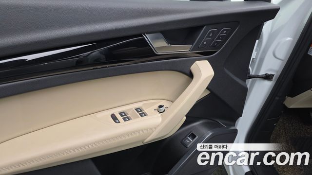 Audi Q5 2021 — photo 26