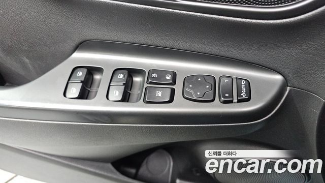 Hyundai Kona 2018 — photo 28