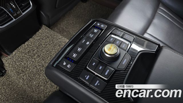 Genesis G80 2017 — photo 24