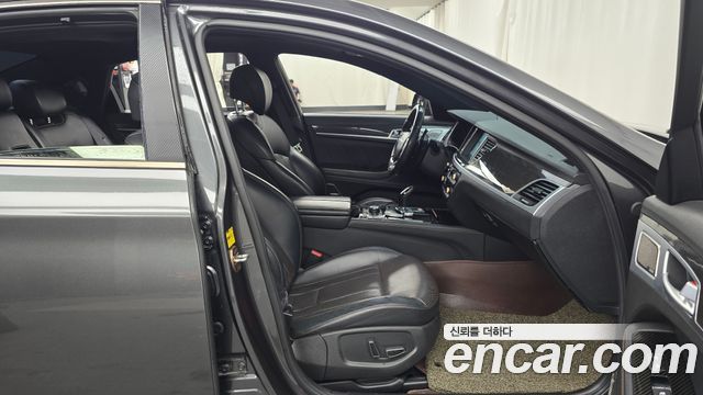 Genesis G80 2017 — photo 16