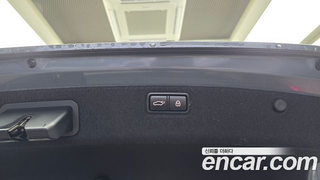 Genesis G80 2017 — photo 30