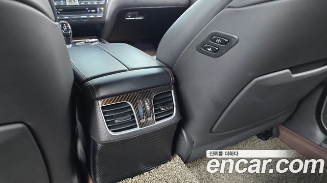 Genesis G80 2017 — photo 31