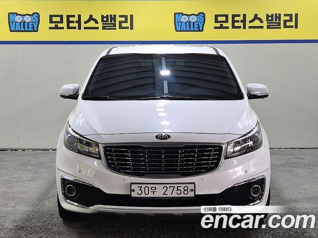 Kia Canival 2015 — photo 1