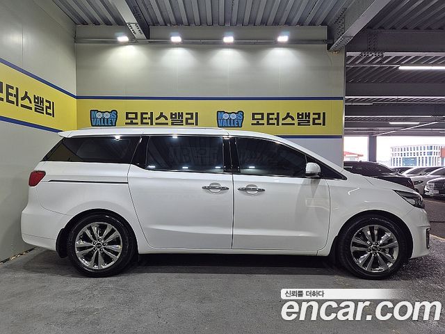 Kia Canival 2015 — photo 3