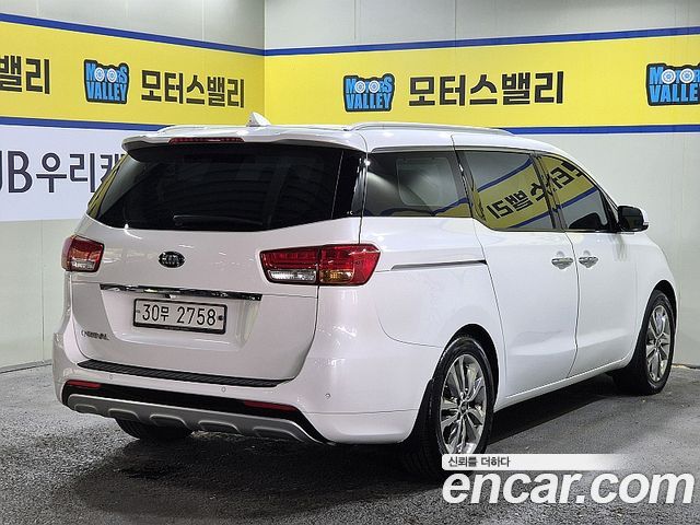 Kia Canival 2015 — photo 4