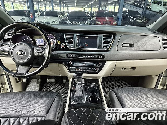 Kia Canival 2015 — photo 5