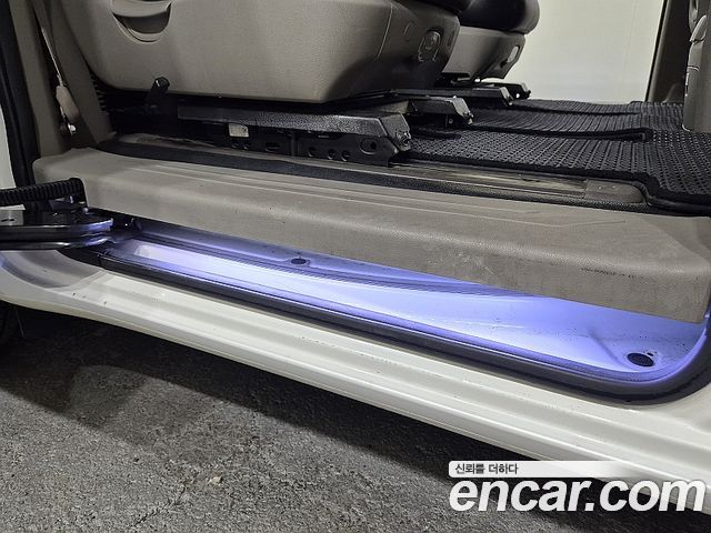 Kia Canival 2015 — photo 15