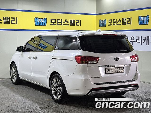 Kia Canival 2015 — photo 19