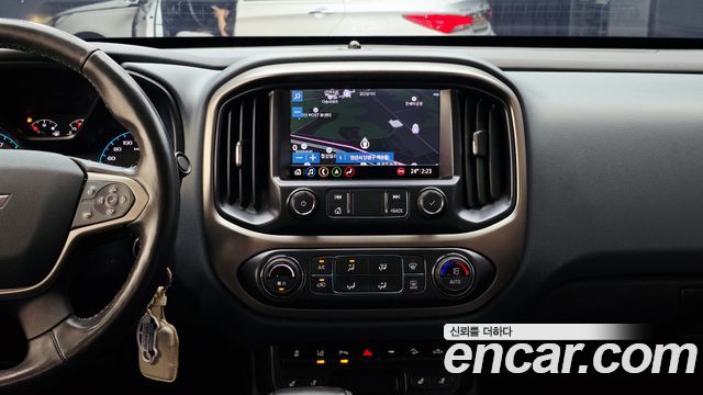 Chevrolet Korea Colorado 2021 — photo 12