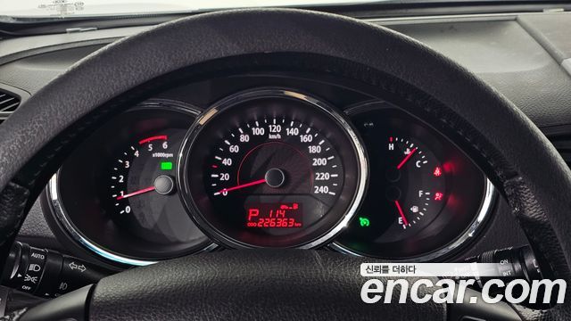 Kia Sorento 2010 — photo 11