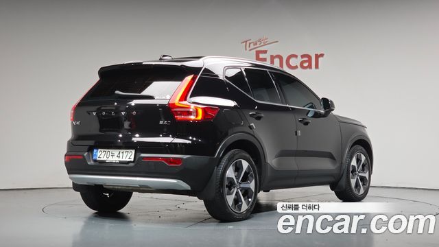 Volvo XC40 2023 — photo 2