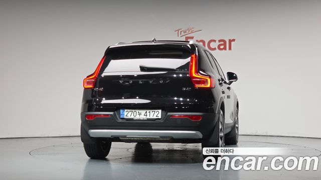 Volvo XC40 2023 — photo 4