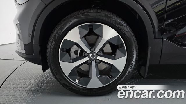 Volvo XC40 2023 — photo 5