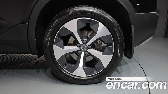 Volvo XC40 2023 — photo 7