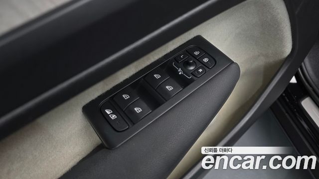 Volvo XC40 2023 — photo 29