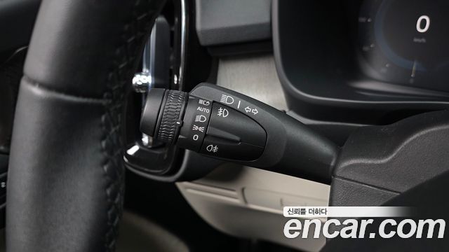 Volvo XC40 2023 — photo 30