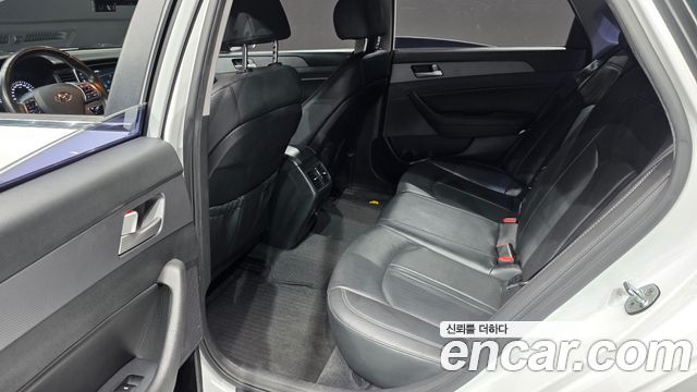 Hyundai Sonata 2018 — photo 12