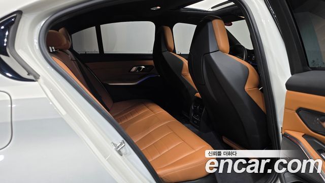BMW 3-Series 2024 — photo 17