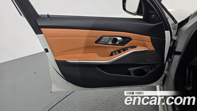 BMW 3-Series 2024 — photo 14
