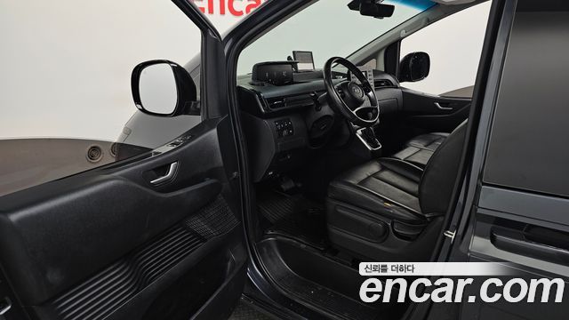 Hyundai Staria 2022 — photo 13