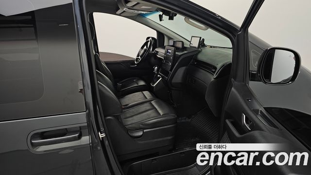 Hyundai Staria 2022 — photo 17