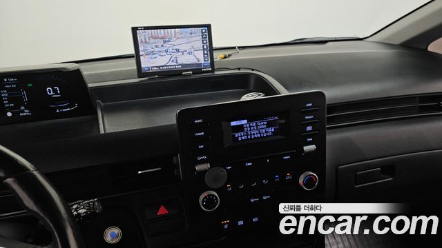 Hyundai Staria 2022 — photo 20