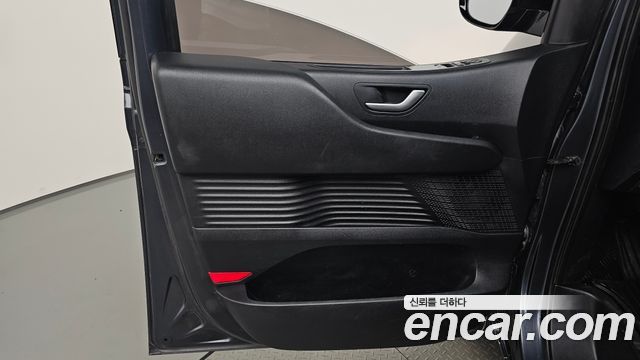Hyundai Staria 2022 — photo 14