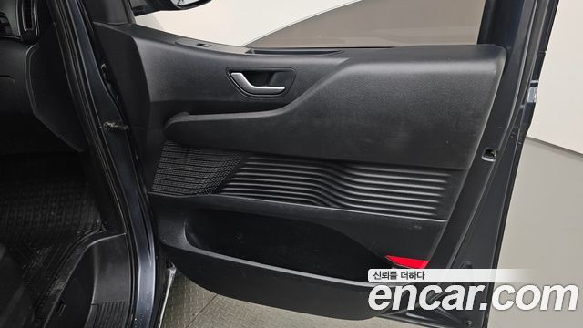 Hyundai Staria 2022 — photo 15