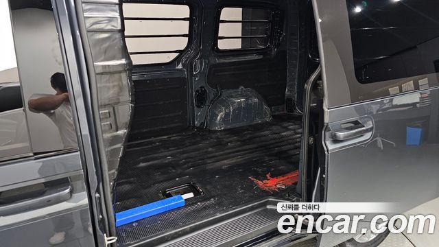 Hyundai Staria 2022 — photo 16
