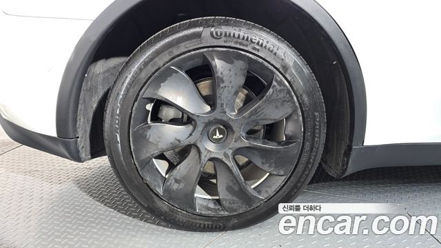 Tesla Model Y 2021 — photo 5