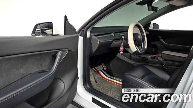 Tesla Model Y 2021 — photo 10